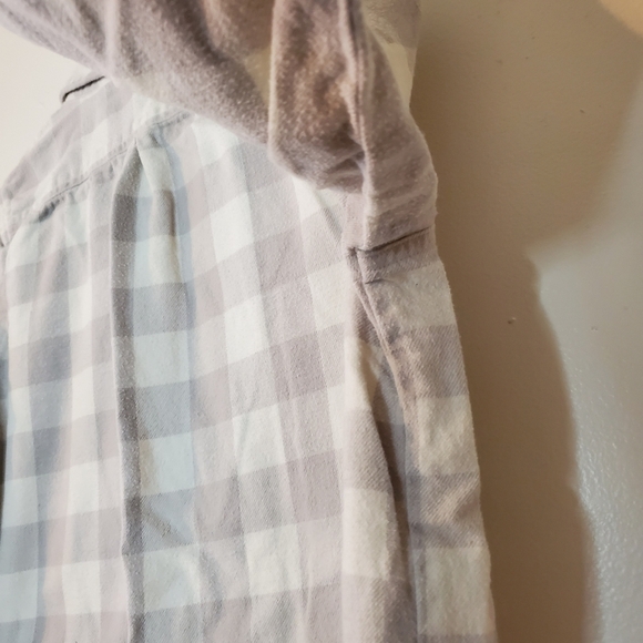 Womens Woolrich neutral colored flannel size small - Picture 11 of 14